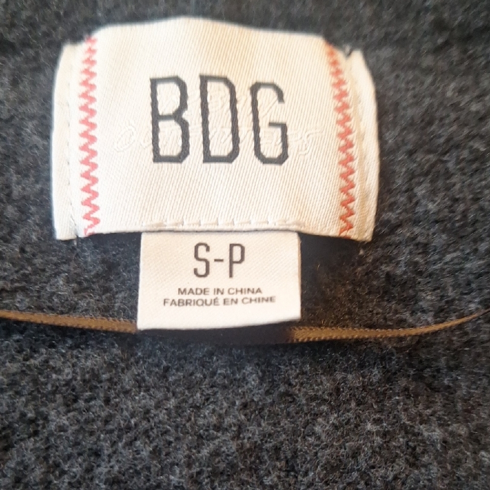 BDG Charcoal Cropped V-Neck Sweater Size S-P - Picture 2 of 5